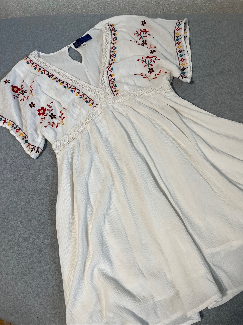 Blue Rain White Embroidered Mini Dress Medium Red Floral Embroidery Boho Coastal